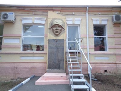 Памятник учащимся школы, не вернувшимся с войны