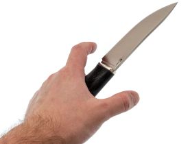 Нож для снятия шкур Кайман, сталь М390, рукоять мельхиор, микарта