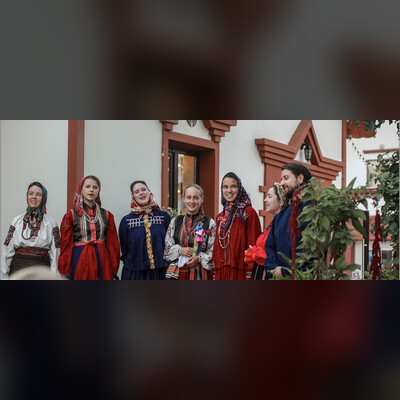 Комонь