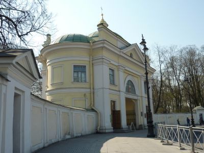 Церковь Всех Скорбящих Радости (надвратная)