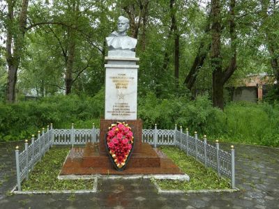 Памятник Герою Советского Союза К.А. Савельеву