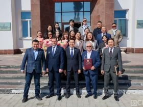 В Якутии отметили День радио и наградили работников связи