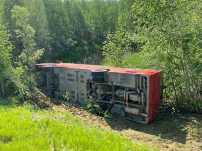 В Якутии перевернулся маршрутный автобус с пассажирами