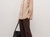 Блузка свободного кроя с отложным воротником