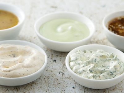 Соусы для салатов, овощей и легких закусок: простые рецепты