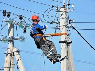 Энергетики полностью восстановили электроснабжение в Амгинском районе Якутии