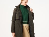 Женская парка Lacoste