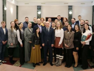 Глава Мирнинского района поблагодарил молодежных активистов и волонтеров алмазного края