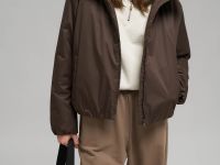 Утепленная куртка с искусственным наполнителем