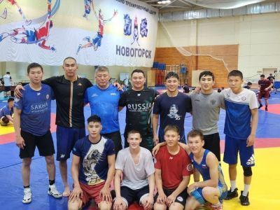 Якутские борцы проходят сборы с российской сборной в преддверии первенства Европы