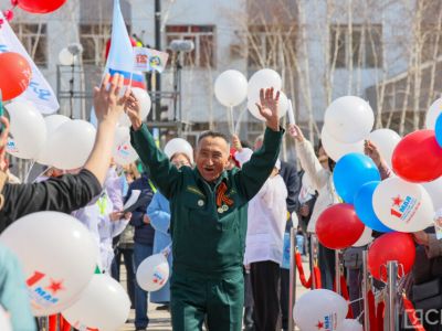 Фоторепортаж: трудовые династии и заслуженных работников Якутии чествовали 1 мая