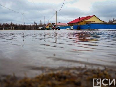 Дмитрий Садовников поручил ускорить подсчет ущерба от паводка в Олекминском районе