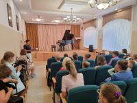 Концертный зал детской школы искусств № 4 города Владивостока