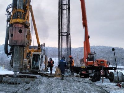 В Якутии установили 50 запланированных до конца года свай Ленского моста