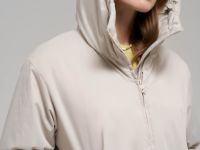 Утепленная куртка с искусственным наполнителем