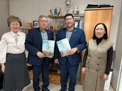 В Национальном архиве будет собран архивный фонд первого президента Якутии