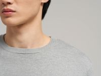 Легкий джемпер полуприлегающего кроя