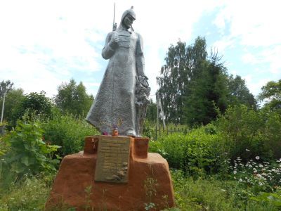Памятник "Борцам революции" сооружен в 1955 году