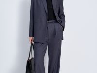 Брюки со стрелками широкого силуэта