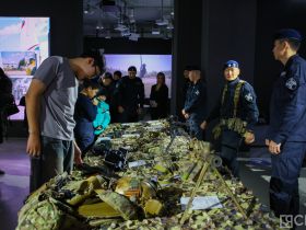 Работы фронтовых фотографов и художника показали в Якутске