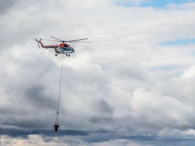 Авиакомпания АЛРОСА доставила помощь добровольцев из Якутска в Мирный