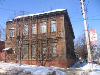 Жилой дом с флигелем Н.П. Страхова