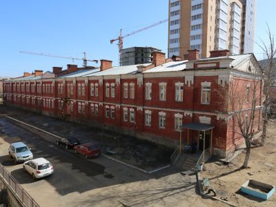 Здания красных казарм