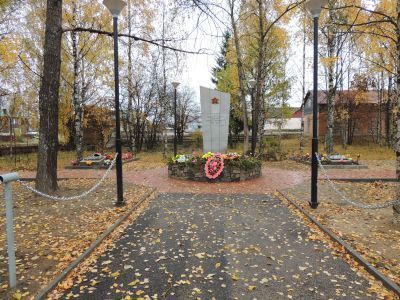 Братская могила бойцов 32 отдельной лыжной бригады, погибших в боях с фашистскими захватчиками в 1943 г.