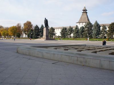 Площадь им.В.И.Ленина (бывш. Мочажная, Адмиралтейская, Александровская)