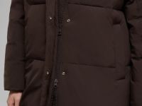 Утепленное стеганое пальто с капюшоном