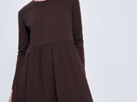 Трикотажное платье с длинным рукавом