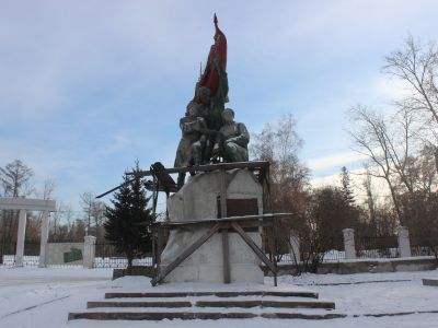 Памятник борцам революции