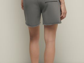 Спортивные шорты на резинке