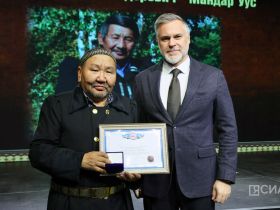 В Якутии отметили 80-летие Бориса Неустроева — Мандар Уус