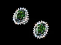 Пусеты из белого золота с хромдиопсидами э4754пс04220417