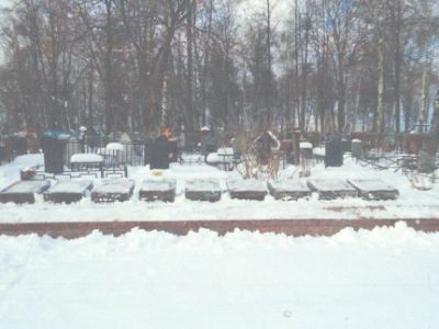 Братская могила советских воинов