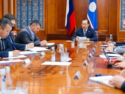 Глава Якутии поручил оперативно оказывать всю помощь семьям военнослужащих