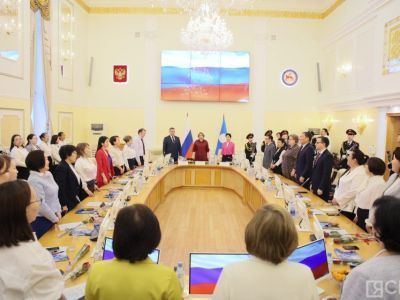 Сотрудники ЗАГСа в Якутии отметили профессиональный праздник