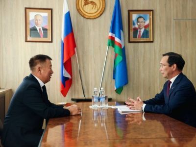 Айсен Николаев провел рабочую встречу с главой Верхневилюйского района Якутии