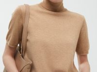 Джемпер с коротким рукавом и воротником-стойкой