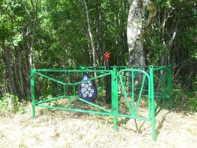 Братская могила советских воинов, погибших в боях с фашистами