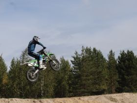 В Кысыл-Сыре прошли соревнования по мотокроссу