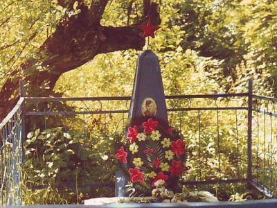 Могила сержанта Мыхлина Г.А., погибшего в бою с фашистскими захватчиками в 1943 г.
