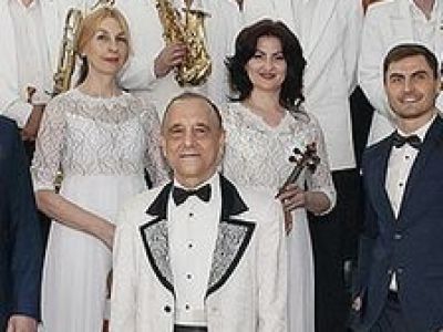 А снег идет