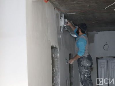 В поселке Ленинский Алданского района отремонтируют школу и дороги