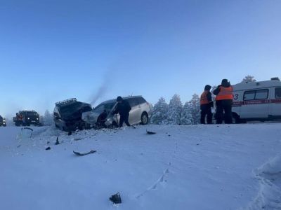 Пять человек пострадали при лобовом столкновении в Мегино-Кангаласском районе