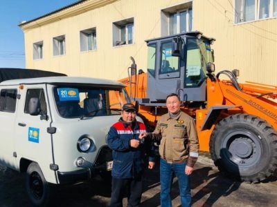 Новую коммунальную спецтехнику доставили в Верхоянский район Якутии