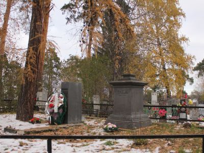 Надгробие на могиле Е.Н. Гилевой