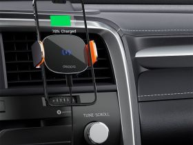 Автомобильный держатель Deppa (55207) Crab QI Stone для смартфона в воздуховод/на приборную панель15W (черный)