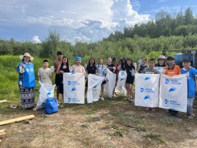 144 кубометра мусора собрали якутские волонтеры вдоль реки Амги